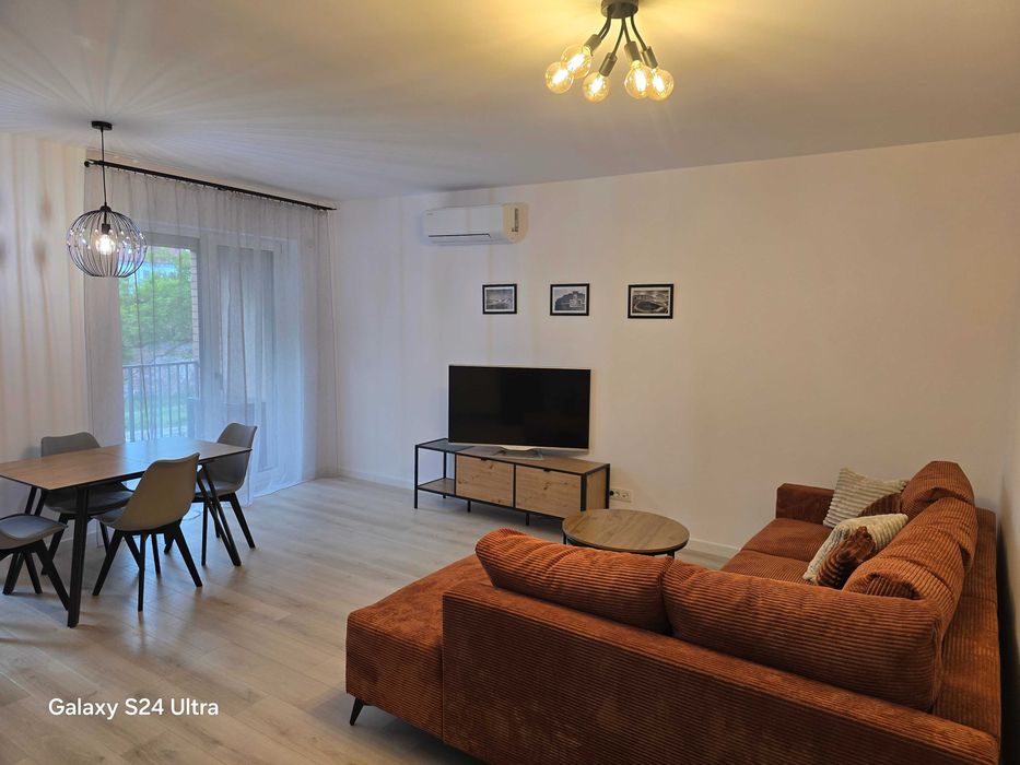 Inchiriere apartament cu vedere la Cetate, cu loc de parcare subteran