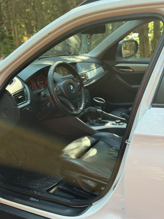 Vând BMW X1 2010