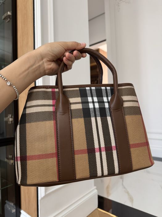 Сумка под Burberry
