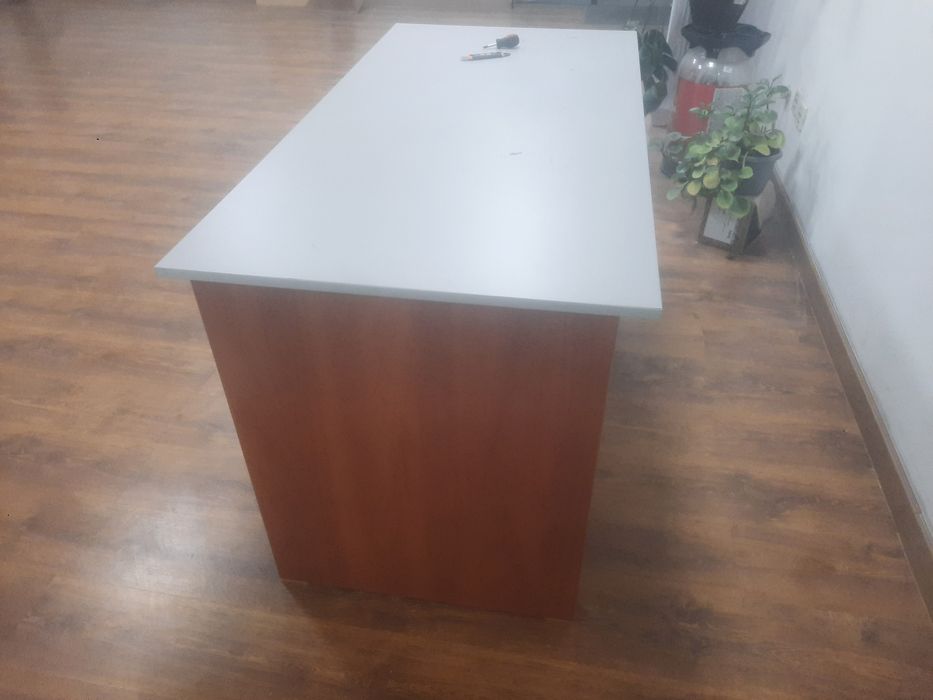 Продам стол компютерный офисный