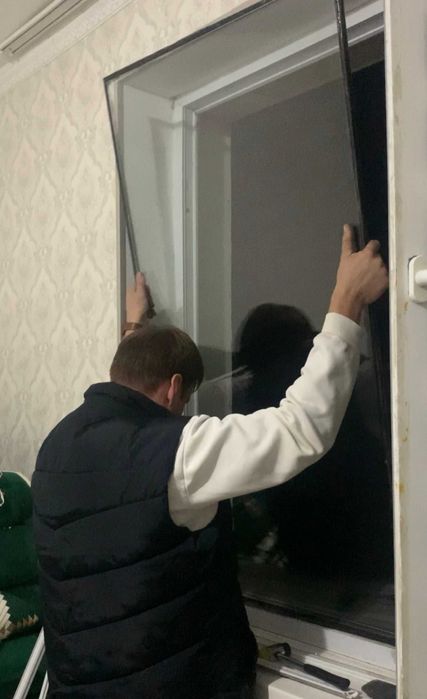 Ремонт окон. Регулировка Маскитный сетка