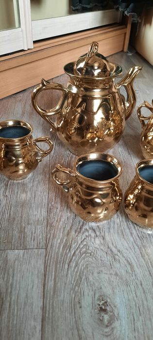 Продаю чайный сервиз