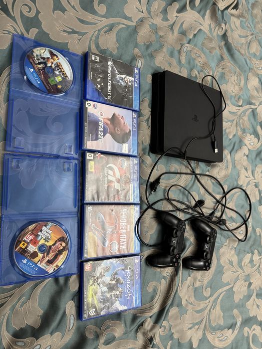 Плейстейшен 4 Продается