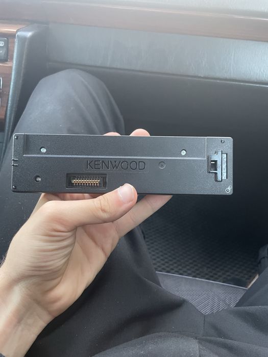Съемная панель Kenwood KMM-BT408