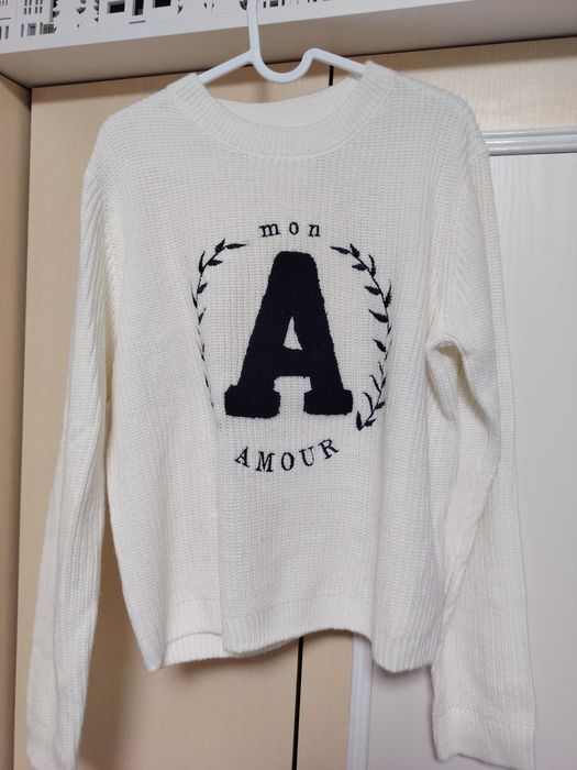 Бял пуловер неносен Л