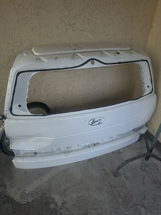 Крышку багажника хендай сантафе 2025