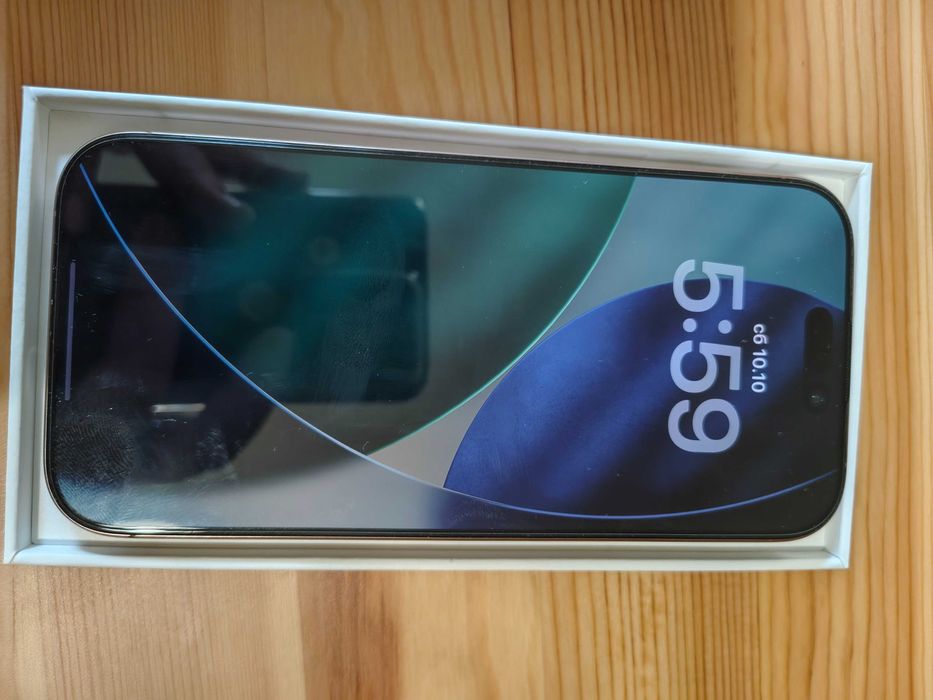 Apple iPhone 16 Pro Desert Titanium, 256 GB, Отлично състояние