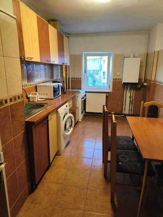 PF. Dau in chirie Apartament cu 4 camere Str. Ion Mester