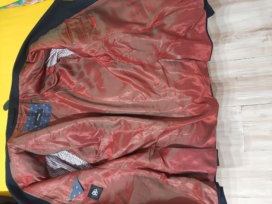 Vand/schimb Sacou original gen HUGO BOSS marimea XXL