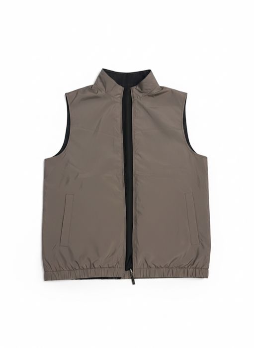 Продам жилетку Corneli