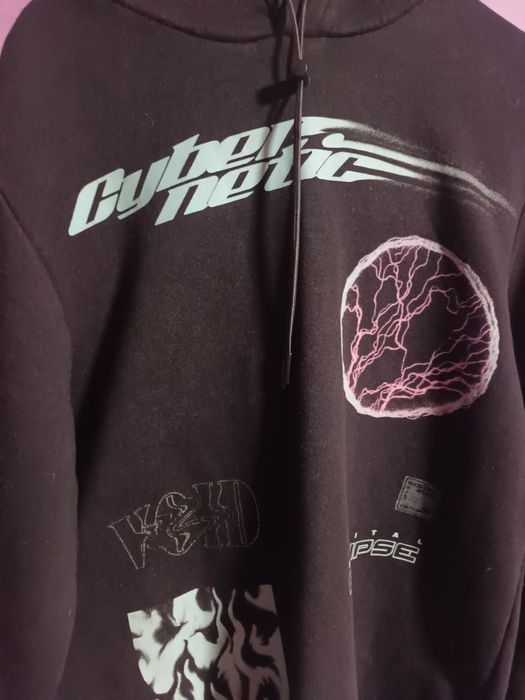 Черен мъжки суитшърт с качулка тип "hoodie"