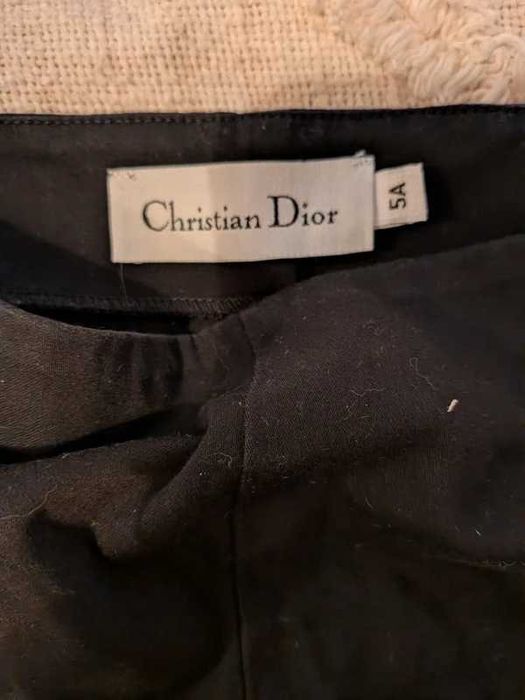 Pantaloni negrii, cu fermoar lateral, în stare foarte bună  104 110