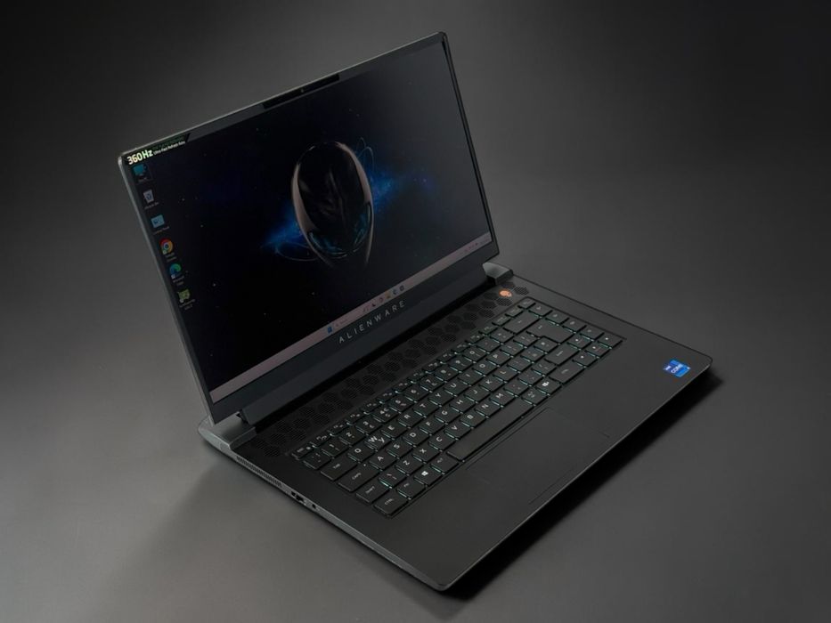 DELL Alienware M15 R6 i7-11800H 15" FHD 360Hz 16RAM 1TB SSD RTX 3070 Перфектен! Гаранция!