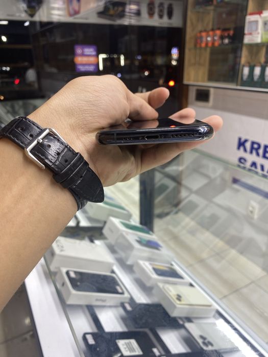 iphone 11 pro 64/72%