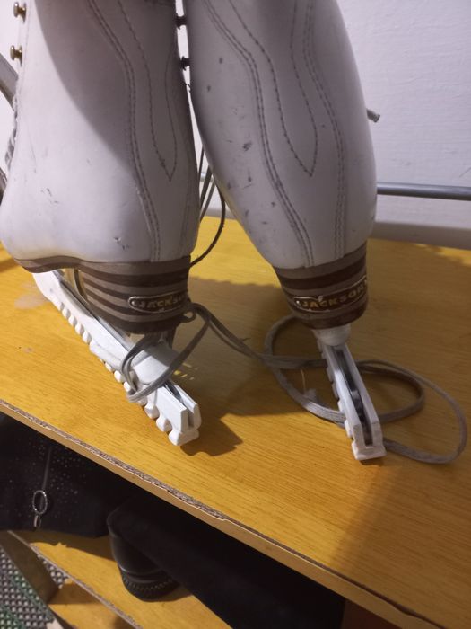 Коньки детские продам