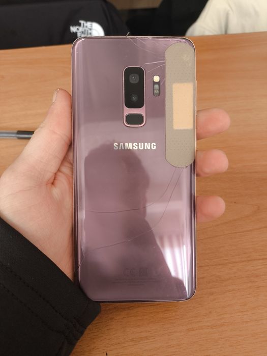 Продам самсунг s9+