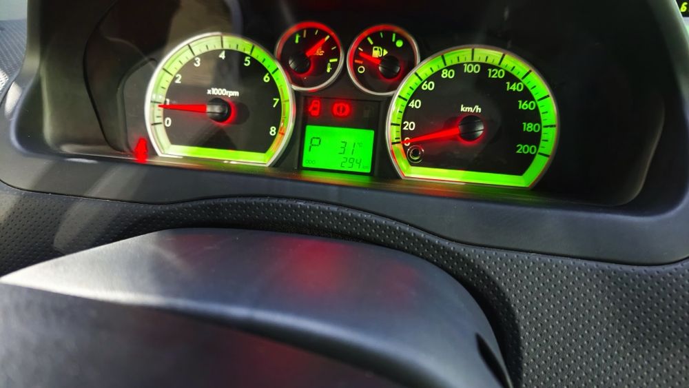 Продам новую нексию 3 автомат