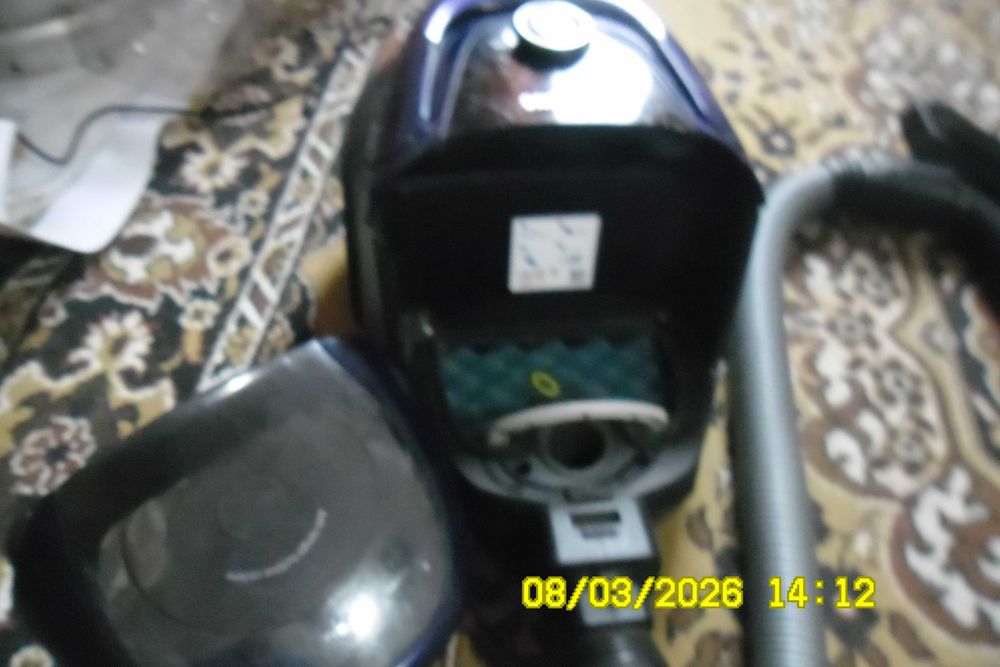 Срочно продам пылесосы рабочие .