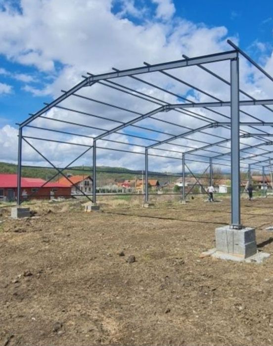 Vând structură metalică