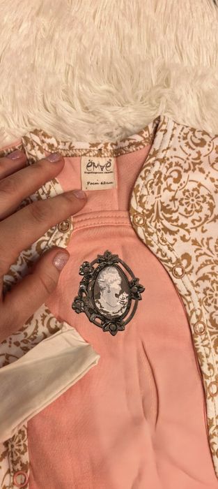 Нарядные боди на девочку 3-9 месяцев