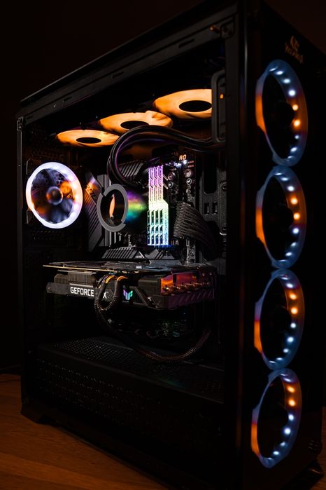 PC Gaming Intel 11600KF, RTX3080, 64 GB RAM.