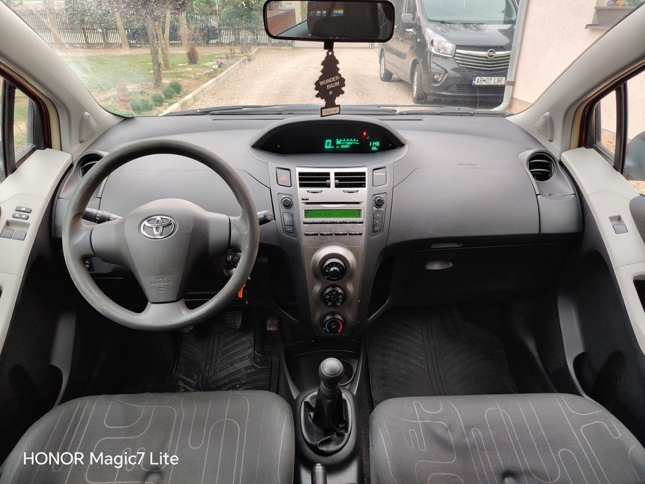 Toyota Yaris 1.0vvt-i  Euro5 an 2011 A/C