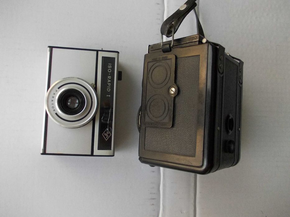 2 aparate de fotografiat vechi de colectie