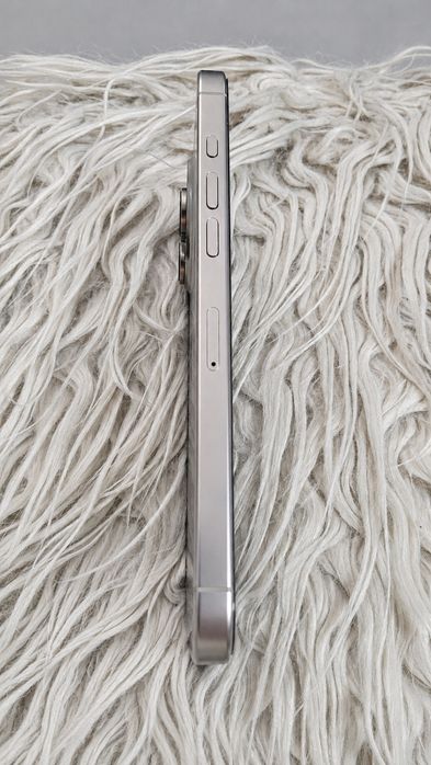 iPhone 16 Pro Max 256 ГБ · SIM + eSIM · идеальное состояние