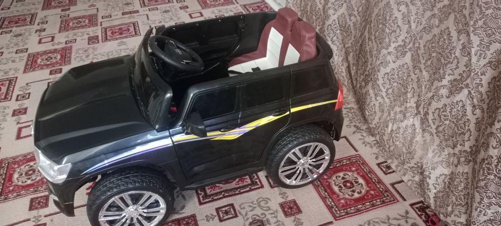 Продам детскую машину