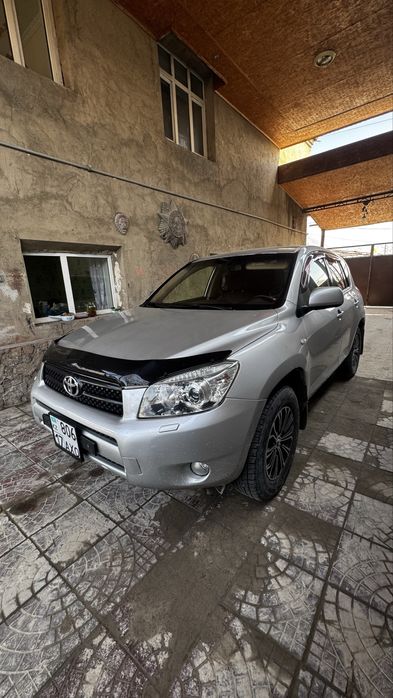Автомобиль  RAV 4 рассмотрю варианты