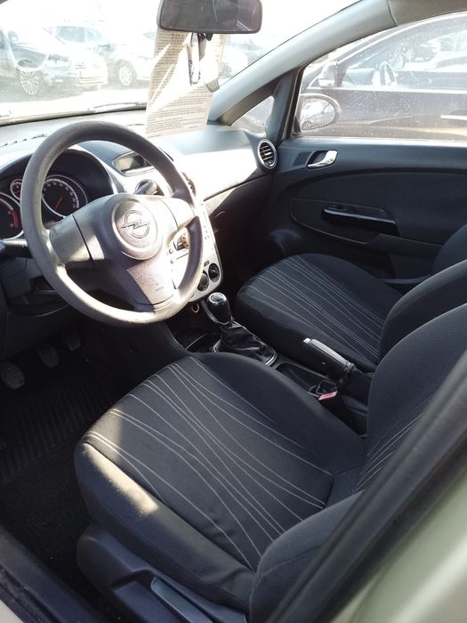Vând Opel CORSA  anul fabricației 2007
