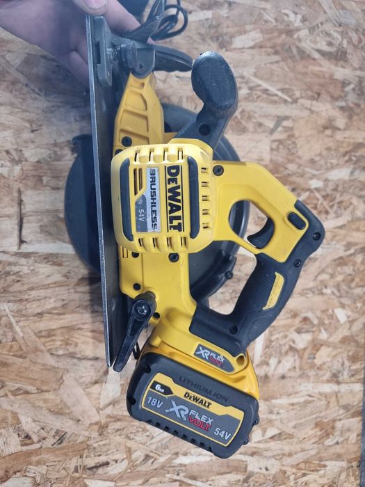 Ferastrau Circular Dewalt DCS575 Acumulator 54V Debitare Incarcator