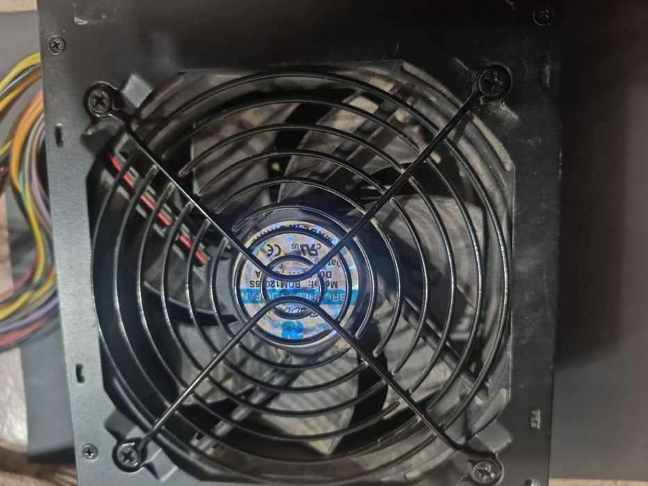 Продам блок питания на 450W