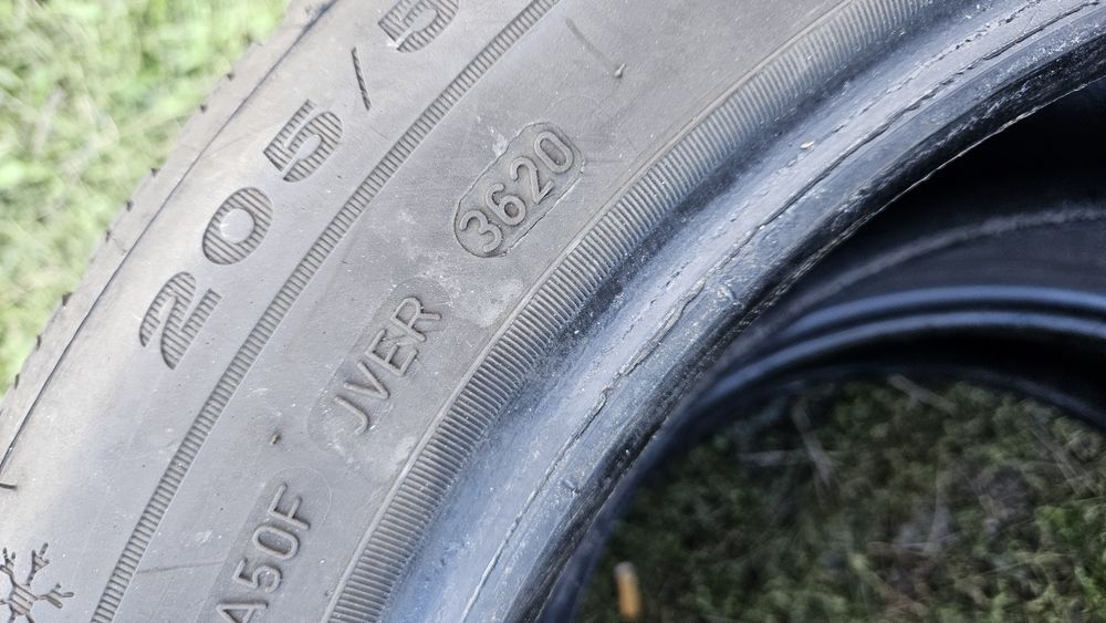 2бр гуми 205 55 16 дот 20 дънлоп