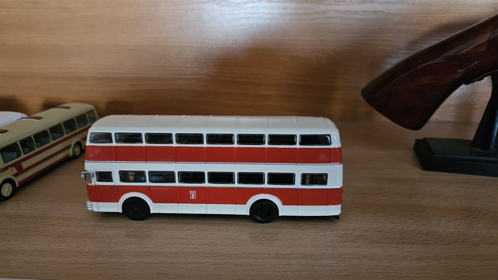 Ретро метални рейсчета