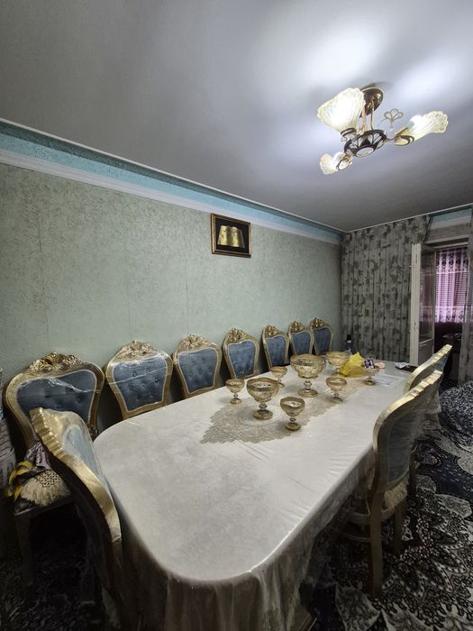 10ta stul va 2.70 stol materiali toza yonĝoqdan. Ishlatilmagan.