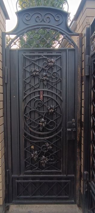 Ворота с калиткой.