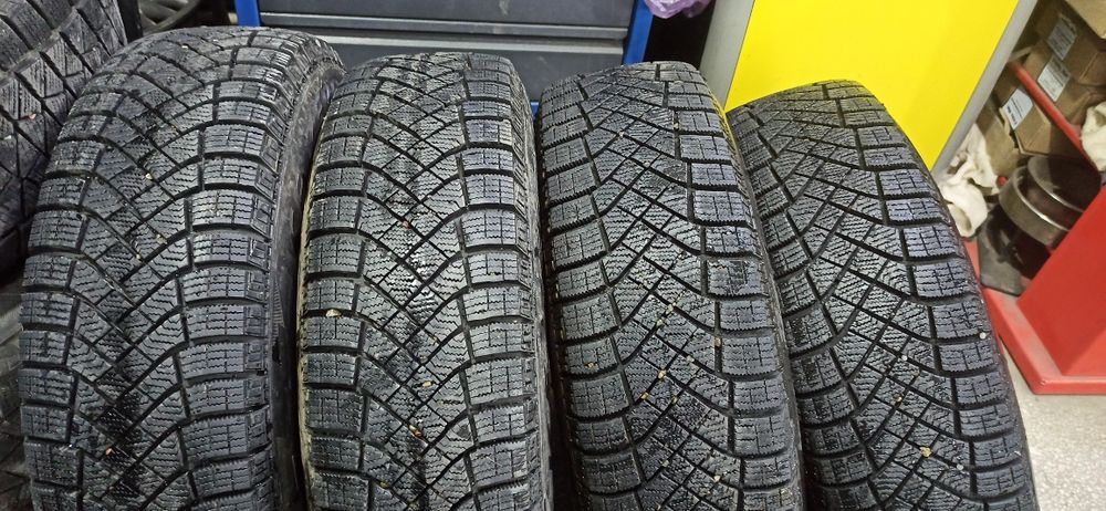 Pirelli ice zero липучка 185*65*R15 с дисками на Kia Soluto
