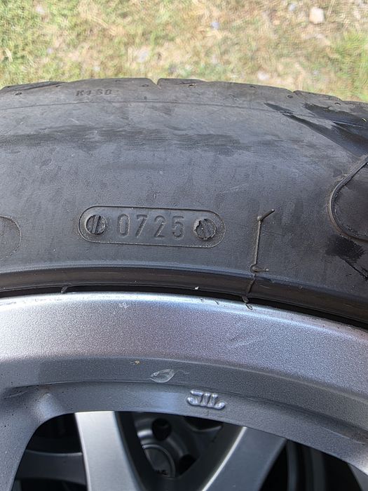 Джанти свалени от Пежо 407 комби.