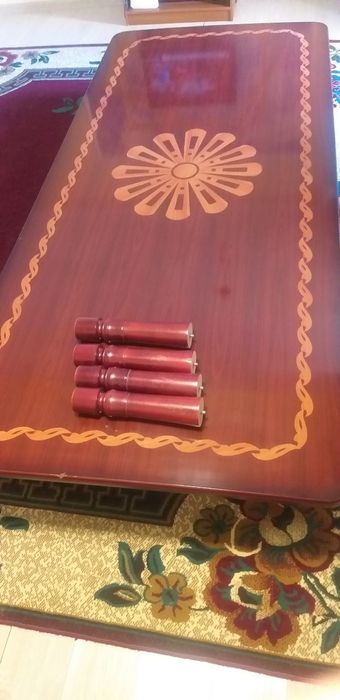 Stol sotiladi srochno