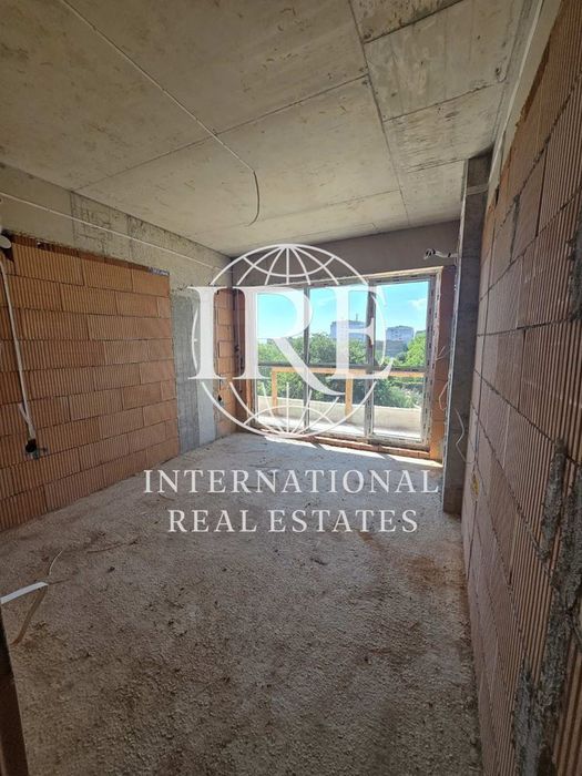 Продава се Тристаен апартамент в Варна, Изгрев - 102 кв.м за 1442 €/кв.м - Снимка #4