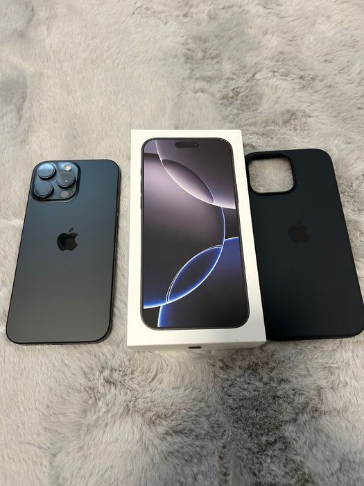 Vând sau schimb iPhone 16 pro Max în garanție nou de 256 gb