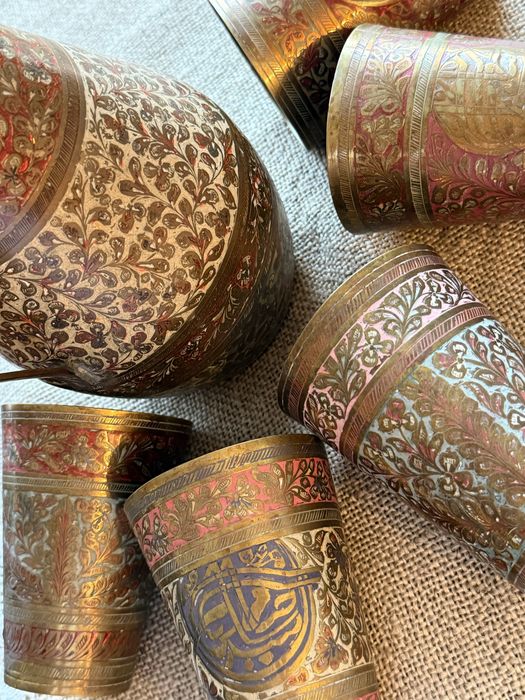 Уникален старинен ориенталски сервиз от месинг (мед 70% и цинк 30%) – кана с 5 чаши