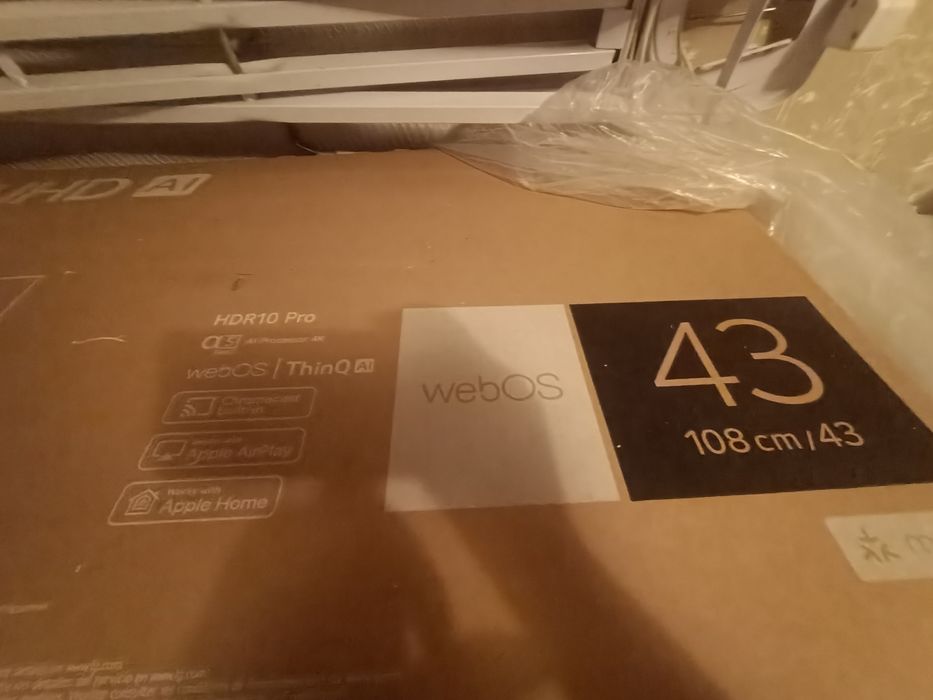 Телевизор бу LG webOS UHD AI 108/43