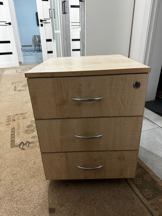 Проодам тумбоску