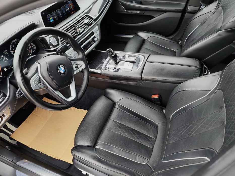 BMW 750 LXi 455 cp