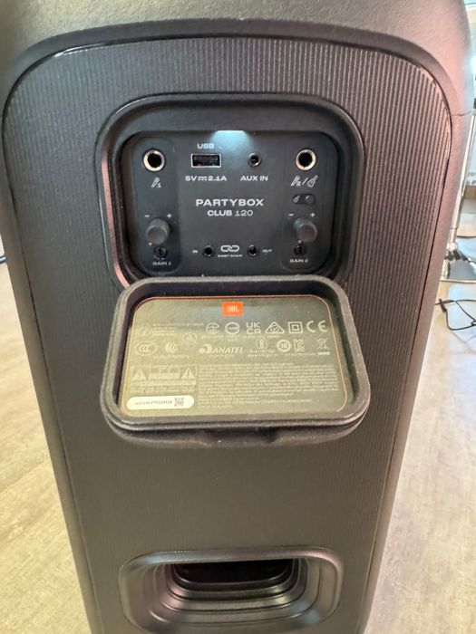 Vand 2 boxe jbl partybox 120