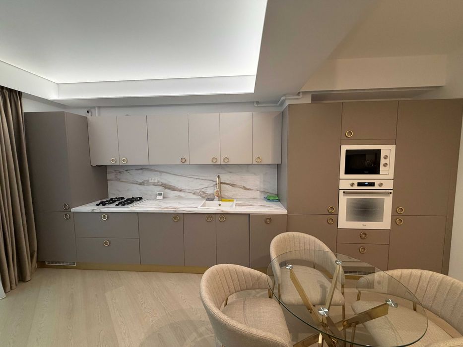 Apartament 2 camere de închiriat — Cortina North, prima închiriere
