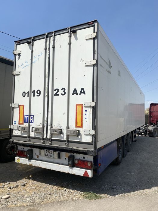 Продаеться полуприцеп 2000 года