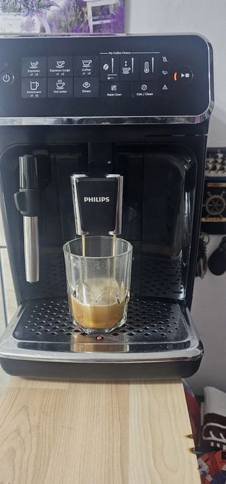 Espressor Philips EP3221/40 
Vând espressor automat P